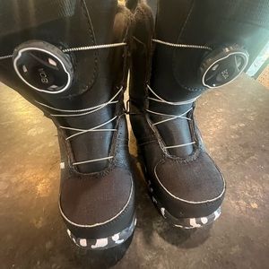 Kids Burton Grom Boa Snow boot Compare at $111.00 new